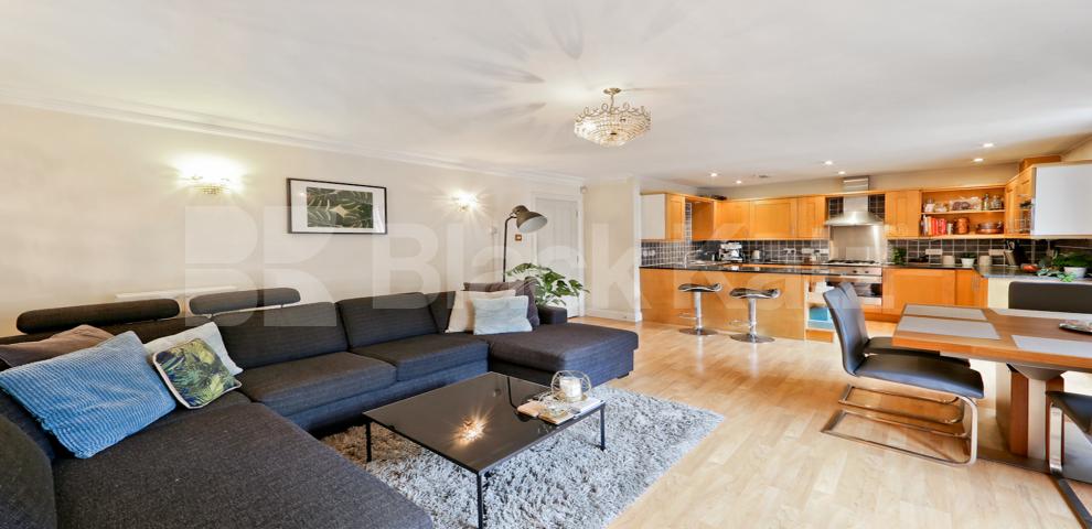 			LET  , 2 Bedroom, 2 bath, 1 reception Apartment			 Kittiwake Court.Great Dover Street , Borough/London Bridge